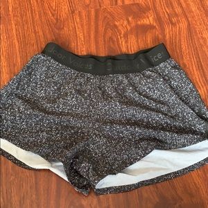 Outdoor voices shorts size small